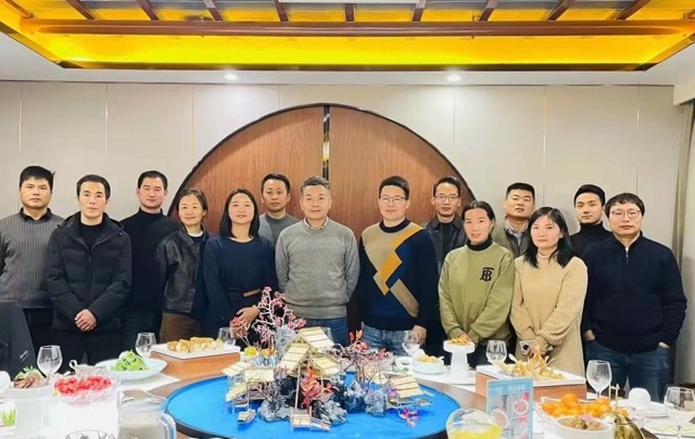 年会1 中.jpg